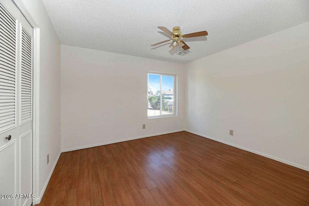 Image 23 of property listing at 10107 W MEADOWBROOK Avenue, Phoenix, AZ 85037