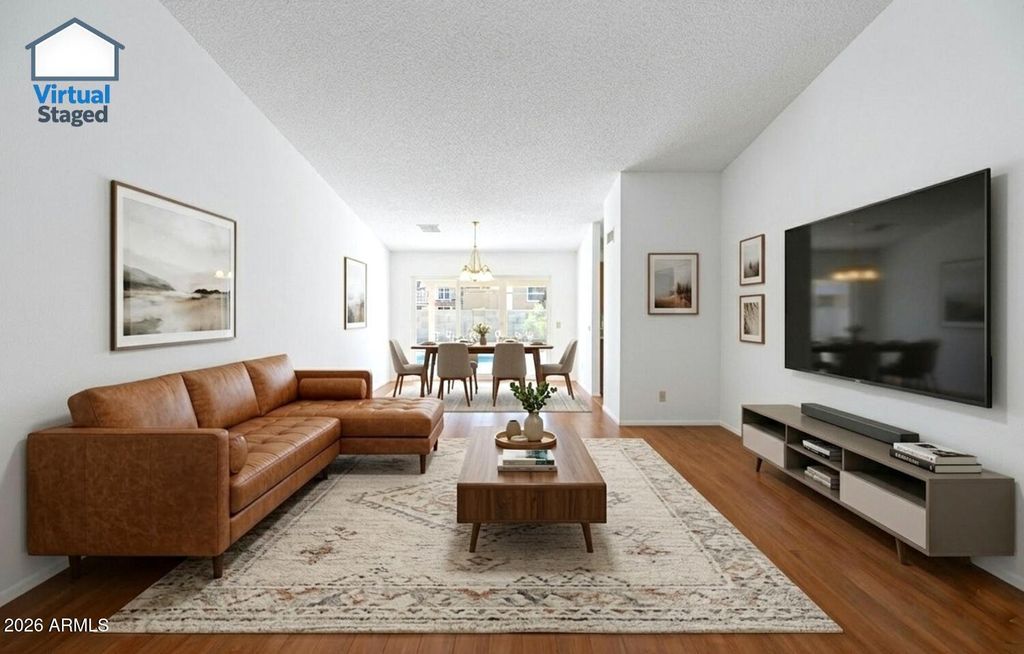 Image 4 of property listing at 10107 W MEADOWBROOK Avenue, Phoenix, AZ 85037