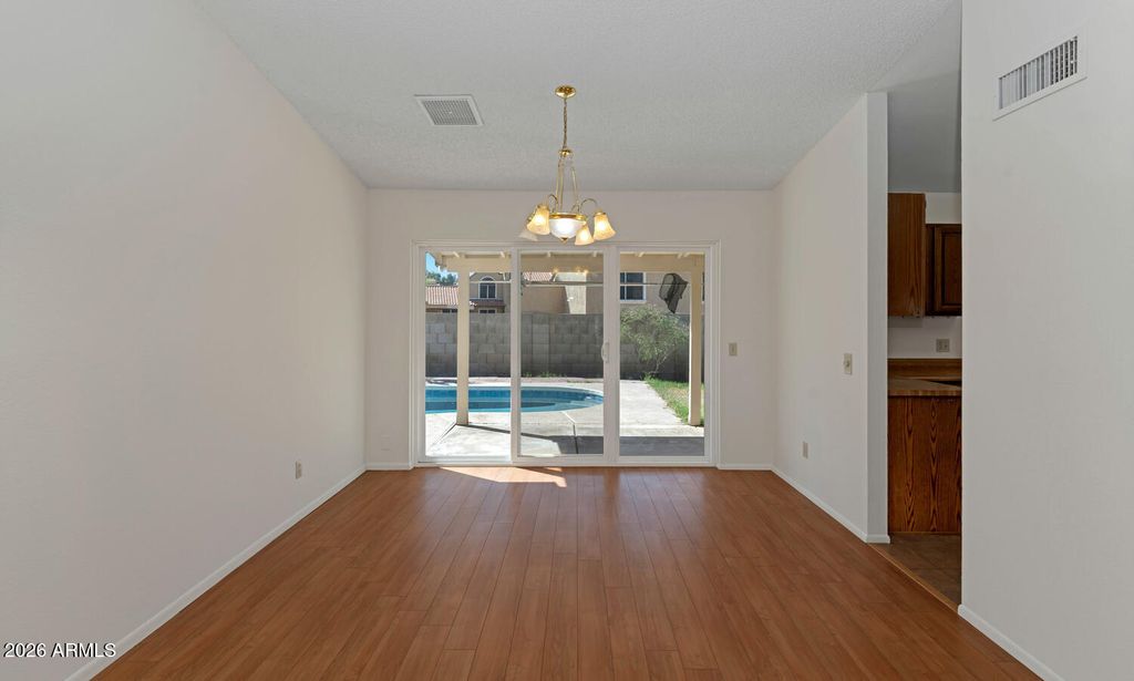 Image 5 of property listing at 10107 W MEADOWBROOK Avenue, Phoenix, AZ 85037