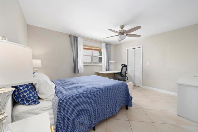 250 NW 11 Street, Boca Raton, FL 33432