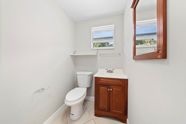 250 NW 11 Street, Boca Raton, FL 33432