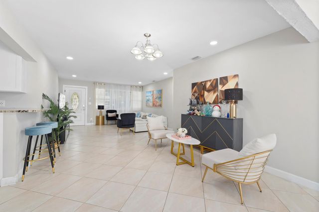 250 NW 11 Street, Boca Raton, FL 33432