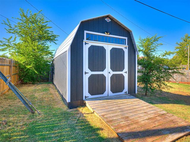 2103 N Tucker Avenue, Shawnee, OK 74804