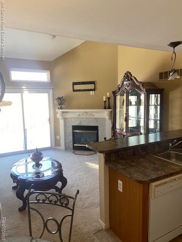 35017 Windsor Drive, New Baltimore, MI 48047