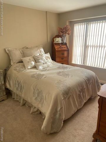 35017 Windsor Drive, New Baltimore, MI 48047