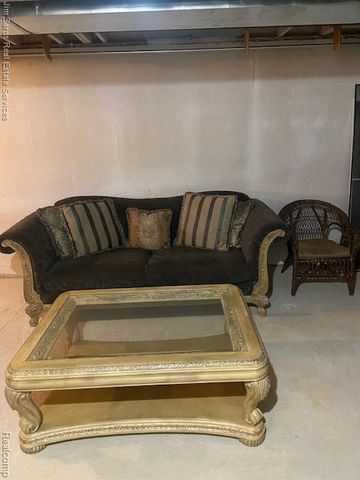 35017 Windsor Drive, New Baltimore, MI 48047