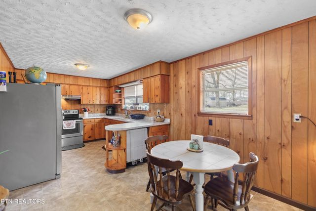 211 Shady Lane Ave, Rogersville, TN 37857