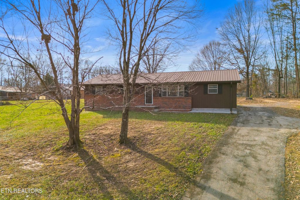 211 Shady Lane Ave, Rogersville, TN 37857