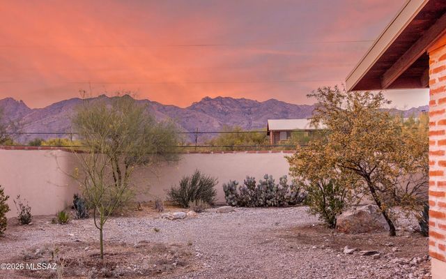 3959 N Camino Sinuoso, Tucson, AZ 85718
