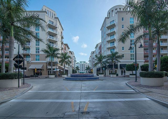 7280 SW 89th Street D502, Miami, FL 33156