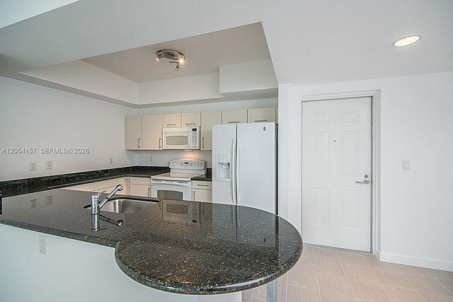 7280 SW 89th Street D502, Miami, FL 33156