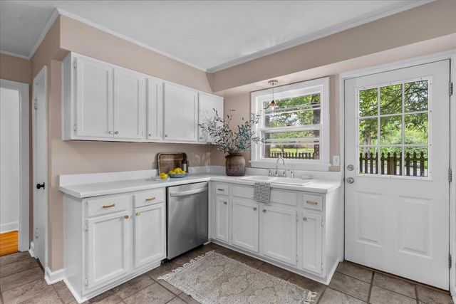212 Wendy Trail, Lookout Mountain, GA 30750