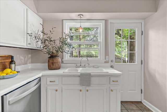 212 Wendy Trail, Lookout Mountain, GA 30750