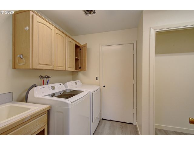 3917 Ne 39TH St, Vancouver, WA 98661