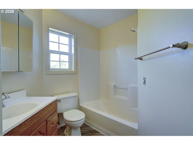 3917 Ne 39TH St, Vancouver, WA 98661