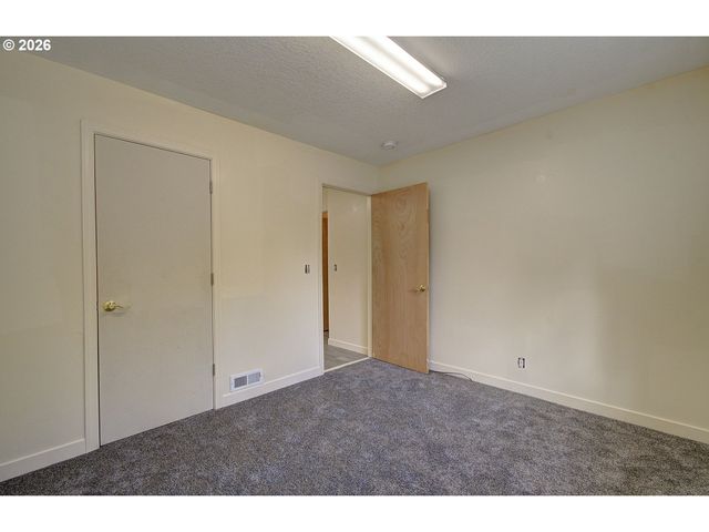 3917 Ne 39TH St, Vancouver, WA 98661