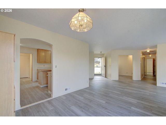 3917 Ne 39TH St, Vancouver, WA 98661