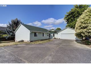 3917 Ne 39TH St, Vancouver, WA 98661