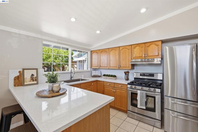 27767 Coronado Way, Hayward, CA 94545