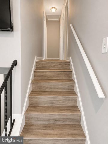 206 MOUNTAIN VIEW CT, Hyattsville, MD 20785