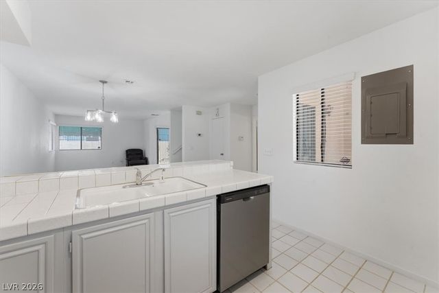 2220 Pine Breeze Lane 102, Las Vegas, NV 89119