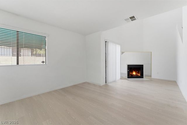 2220 Pine Breeze Lane 102, Las Vegas, NV 89119