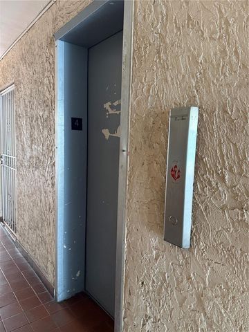 6820 W Flagler St 407, Miami, FL 33144