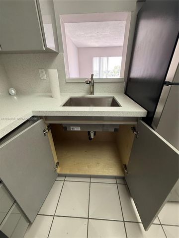 6820 W Flagler St 407, Miami, FL 33144