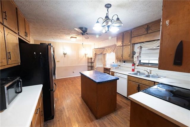 209 Pinewood Lane, Stockbridge, GA 30281