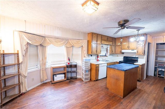 209 Pinewood Lane, Stockbridge, GA 30281