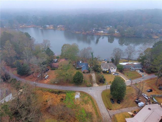 209 Pinewood Lane, Stockbridge, GA 30281