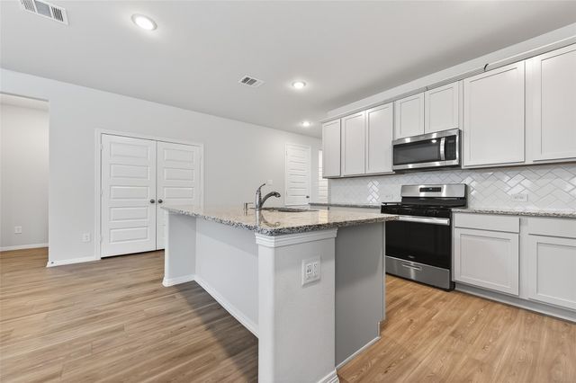 26218 Emory Hollow Drive, Tomball, TX 77375