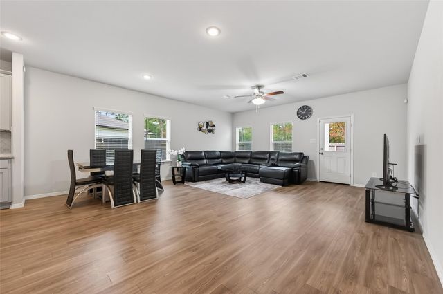 26218 Emory Hollow Drive, Tomball, TX 77375