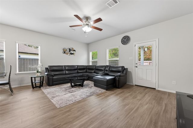 26218 Emory Hollow Drive, Tomball, TX 77375