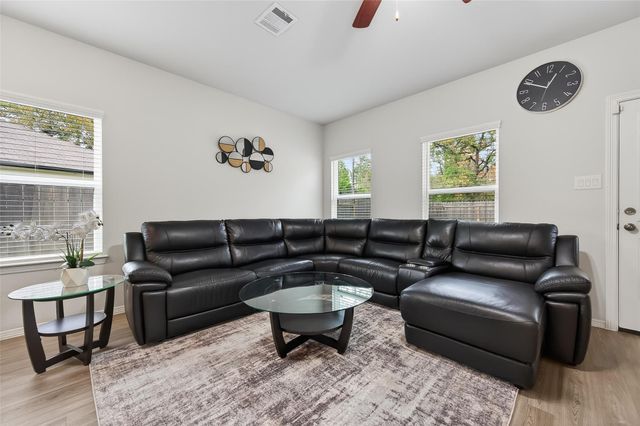 26218 Emory Hollow Drive, Tomball, TX 77375