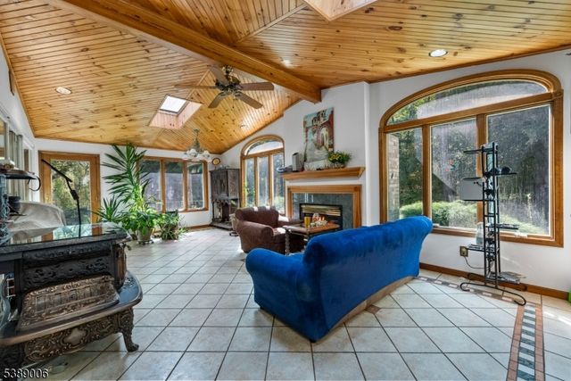 441 Stonetown Rd, Ringwood Boro, NJ 07456