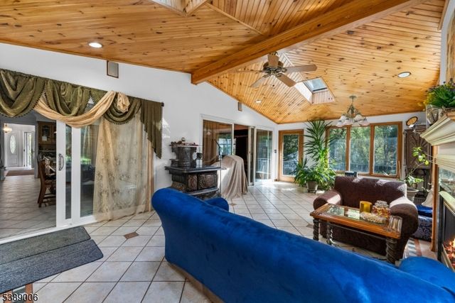 441 Stonetown Rd, Ringwood Boro, NJ 07456