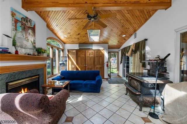 441 Stonetown Rd, Ringwood Boro, NJ 07456