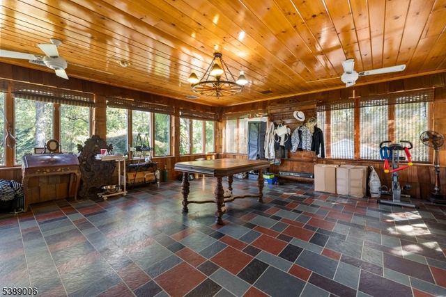 441 Stonetown Rd, Ringwood Boro, NJ 07456