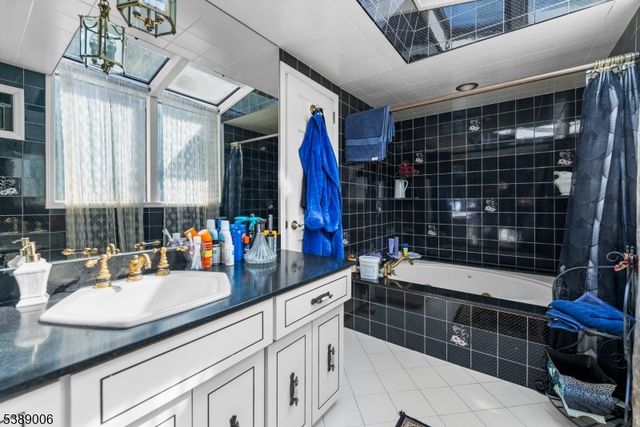 441 Stonetown Rd, Ringwood Boro, NJ 07456