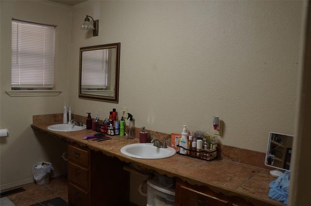 324 W Comanche Street, Purcell, OK 73080