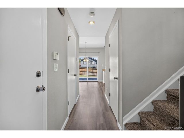 20285 E Belleview Ln, Centennial, CO 80015