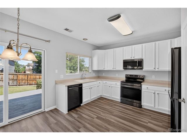 20285 E Belleview Ln, Centennial, CO 80015