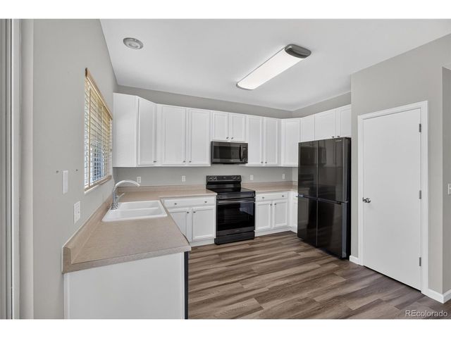 20285 E Belleview Ln, Centennial, CO 80015