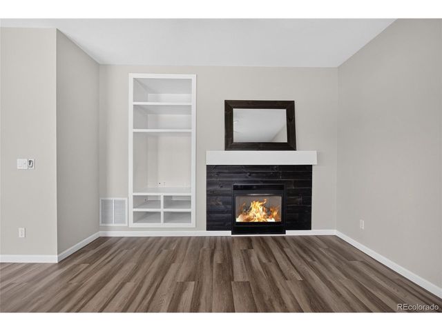 20285 E Belleview Ln, Centennial, CO 80015