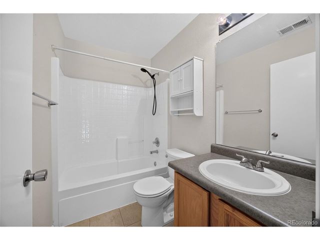 20285 E Belleview Ln, Centennial, CO 80015