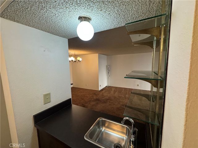 8535 W West Knoll 202, West Hollywood, CA 90069