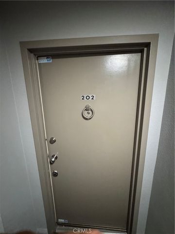 8535 W West Knoll 202, West Hollywood, CA 90069