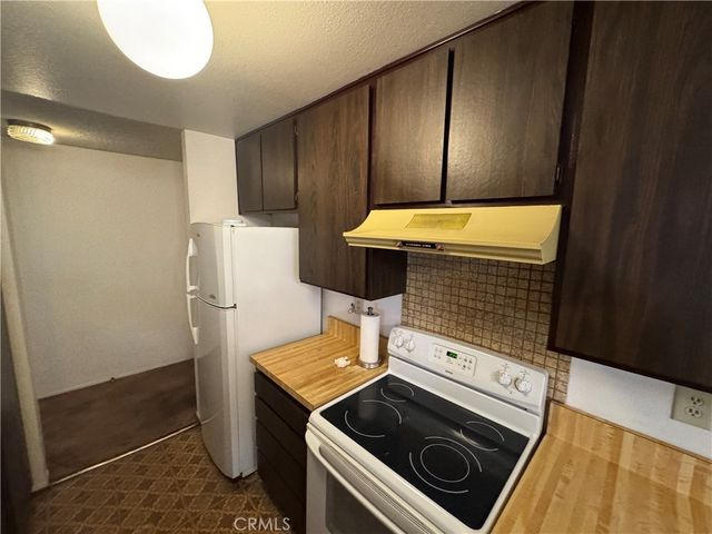 8535 W West Knoll 202, West Hollywood, CA 90069