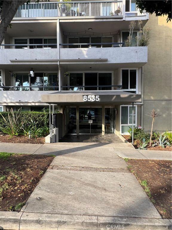 8535 W West Knoll 202, West Hollywood, CA 90069
